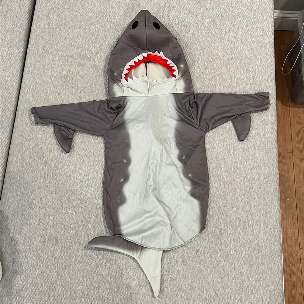 Spooktacular Creations Preschool Child Unisex Shark Costume/ Size 4-6 - Picture 3 of 9